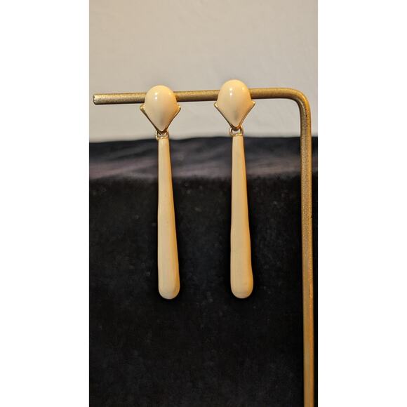 Vintage Monet Tan Enamel Gold Tone 2.5" Long Post Dangle Earrings - Picture 5 of 5